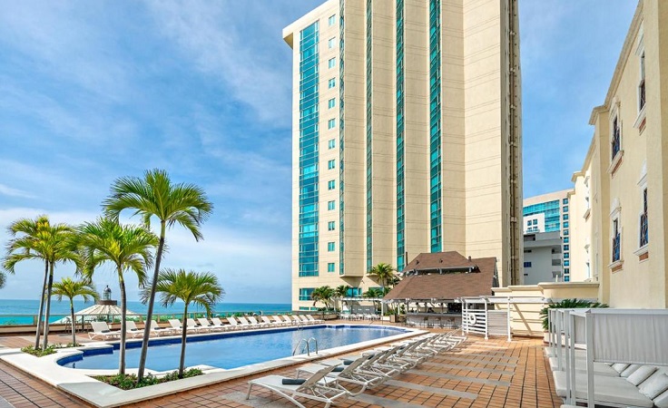 Hotel com piscina em Santo Domingo