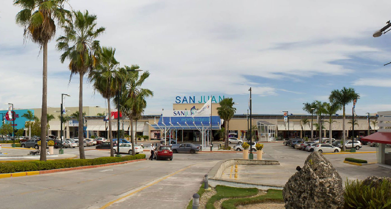 Estacionamento do San Juan Shopping Center em Punta Cana