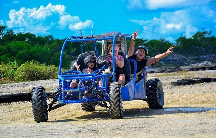 Tirolesa e buggy no Bavaro Adventure Park